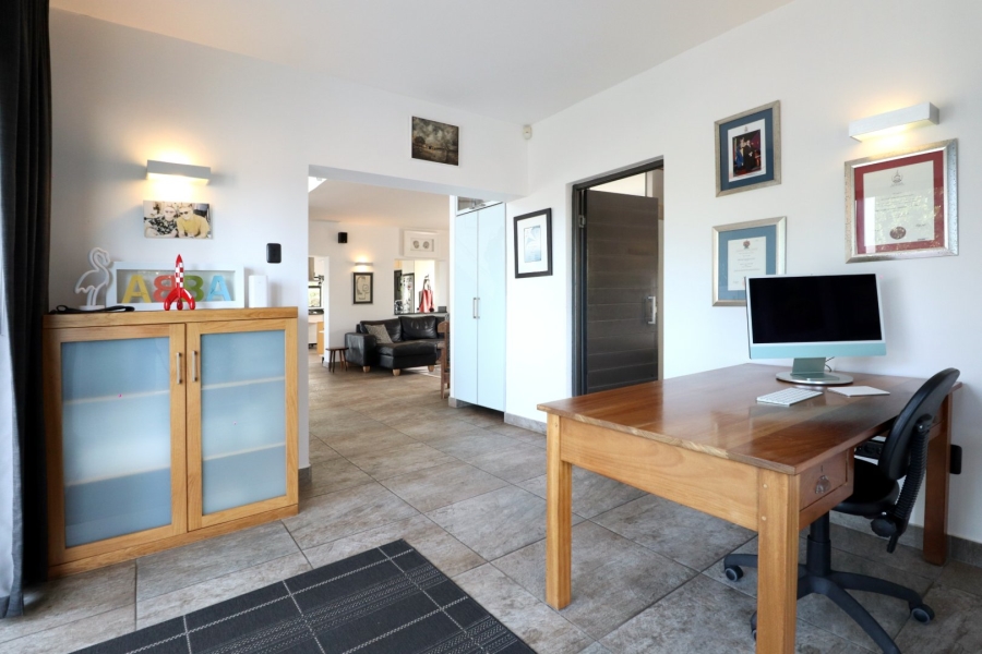 4 Bedroom Property for Sale in Seaview Eastern Cape